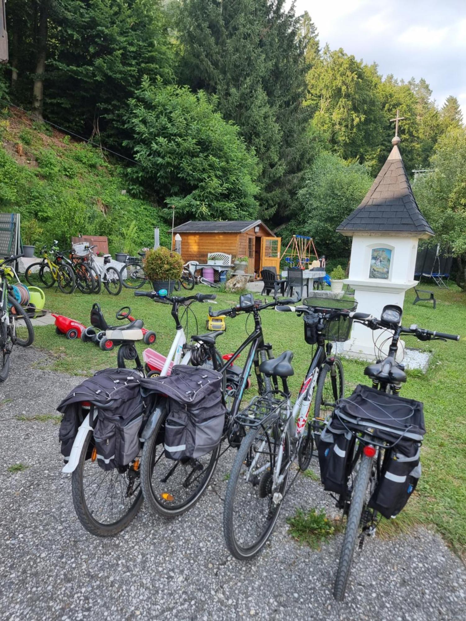 Ferienhaus Burgblick Treffen Buitenkant foto