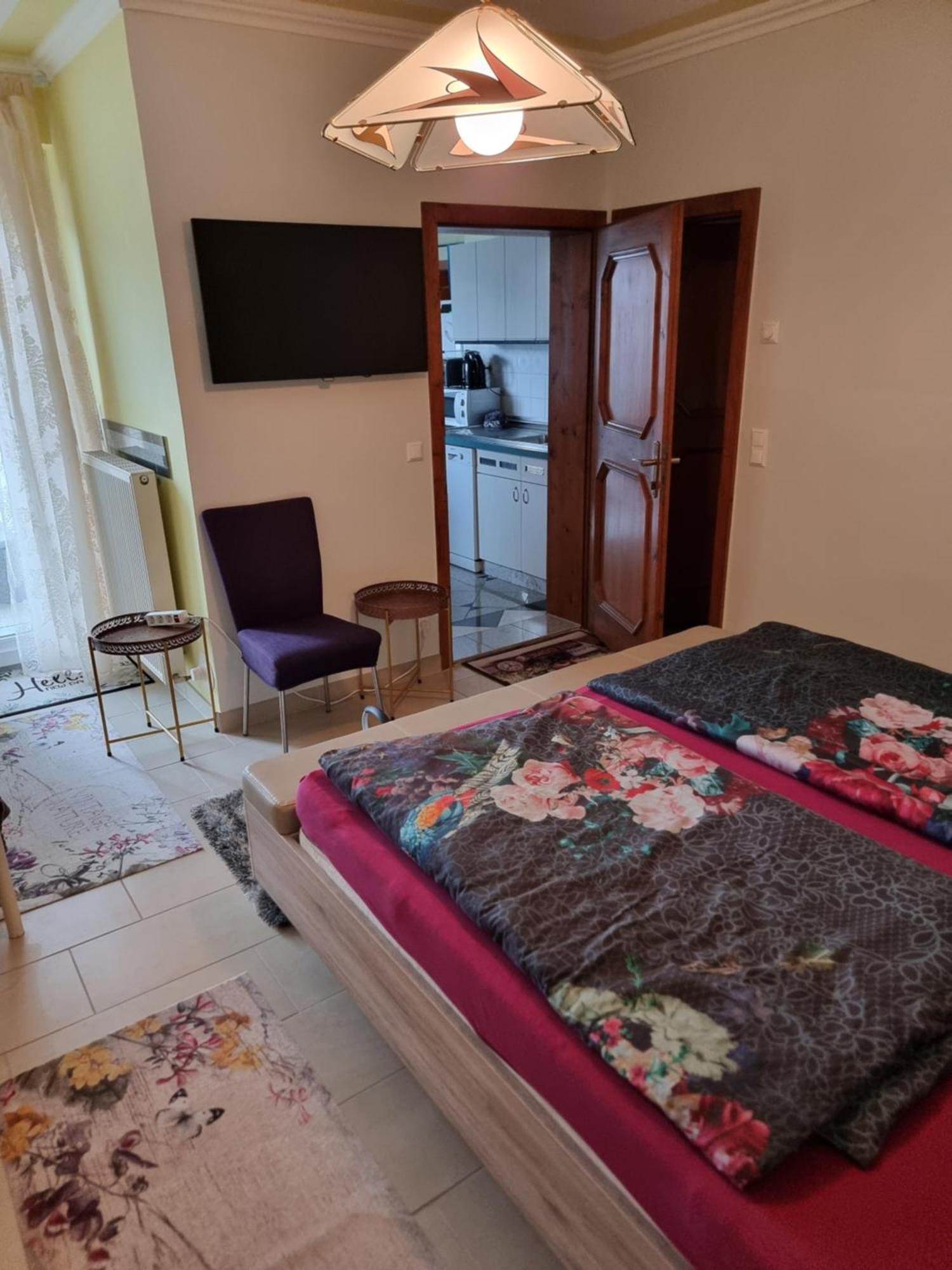 Ferienhaus Burgblick Treffen Kamer foto
