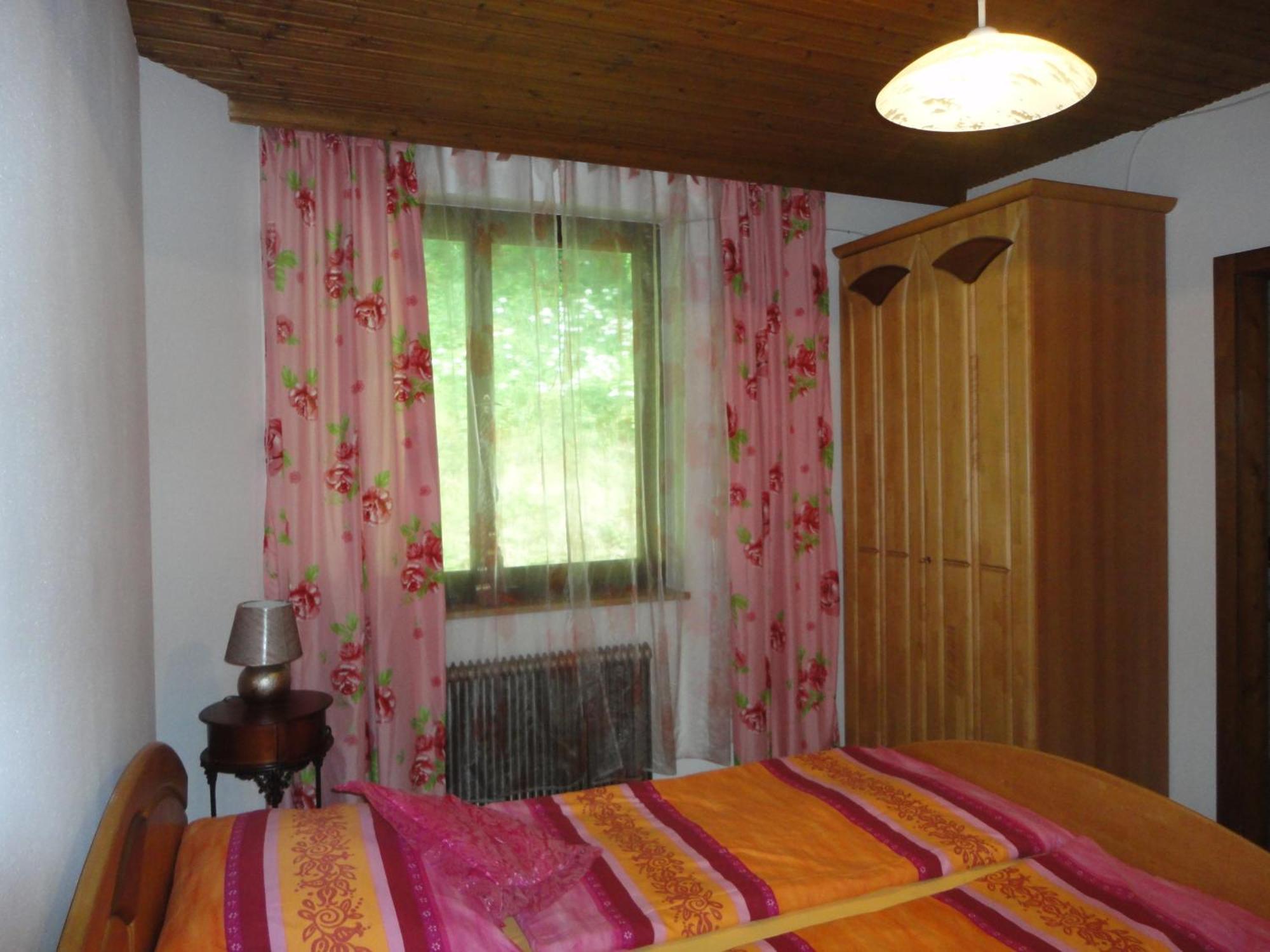 Ferienhaus Burgblick Treffen Kamer foto