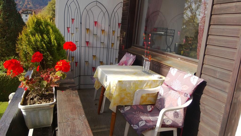 Ferienhaus Burgblick Treffen Kamer foto
