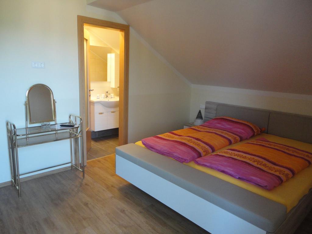 Ferienhaus Burgblick Treffen Buitenkant foto