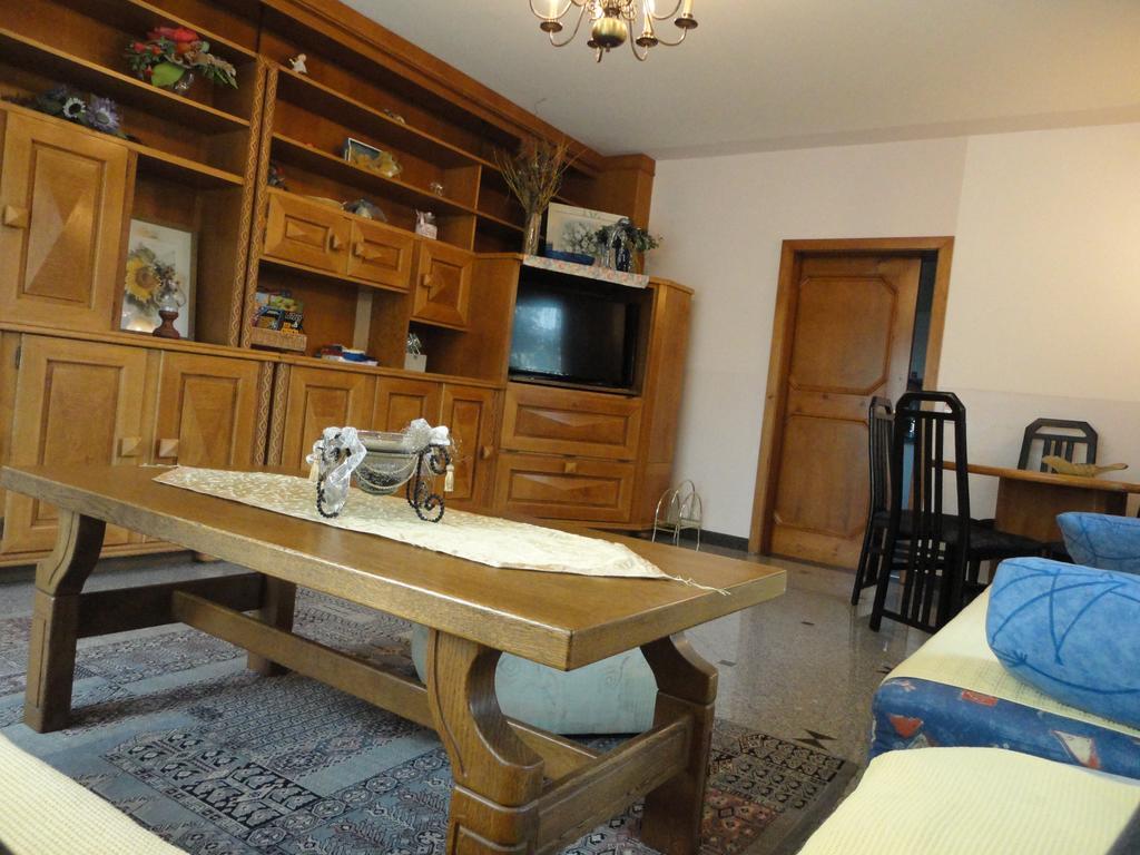 Ferienhaus Burgblick Treffen Buitenkant foto