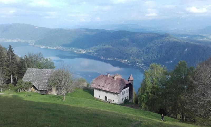 Ferienhaus Burgblick Treffen Buitenkant foto